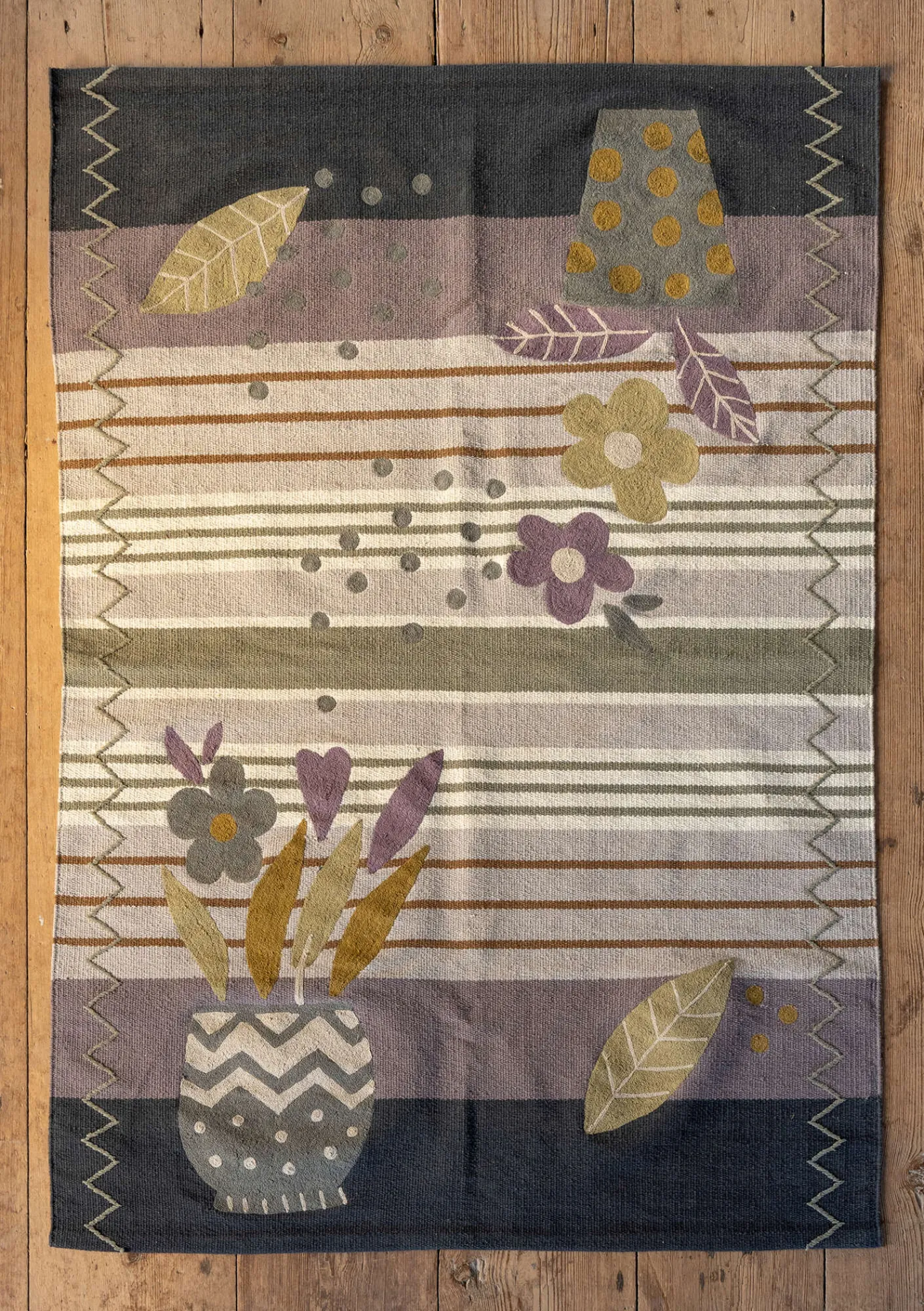 Gudrun Sjödén Teppiche|Heimtextilien>Bestickter Teppich „Flower bed“ aus Bio-Baumwolle Aschgrau