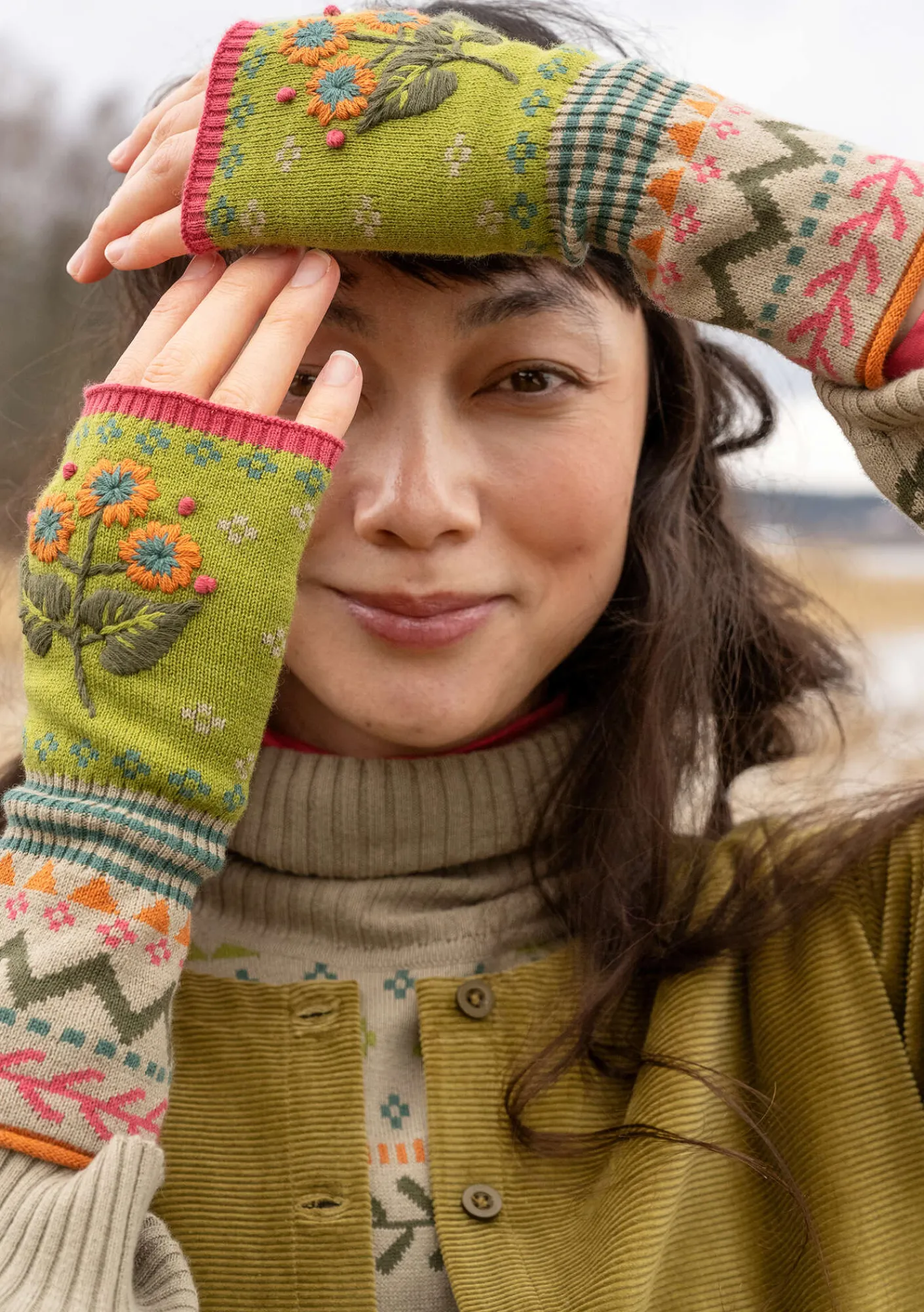 Gudrun Sjödén Accessoires>Handstulpen „Borealis“ aus Bio- und Recycling-Baumwolle/Wolle Avocado