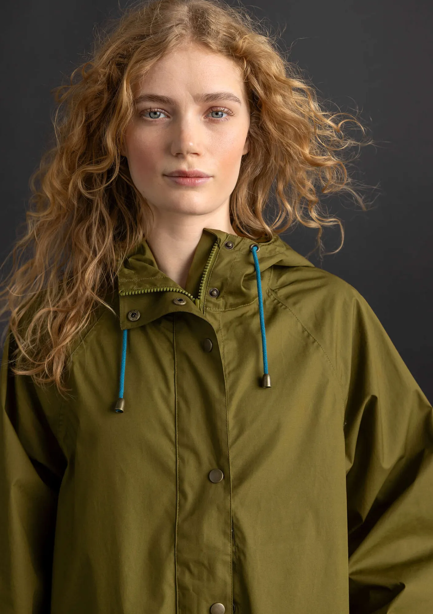 Gudrun Sjödén Jacken & Mäntel>Regenjacke „Hedda“ aus Bio-Baumwollgewebe Dunkelolive