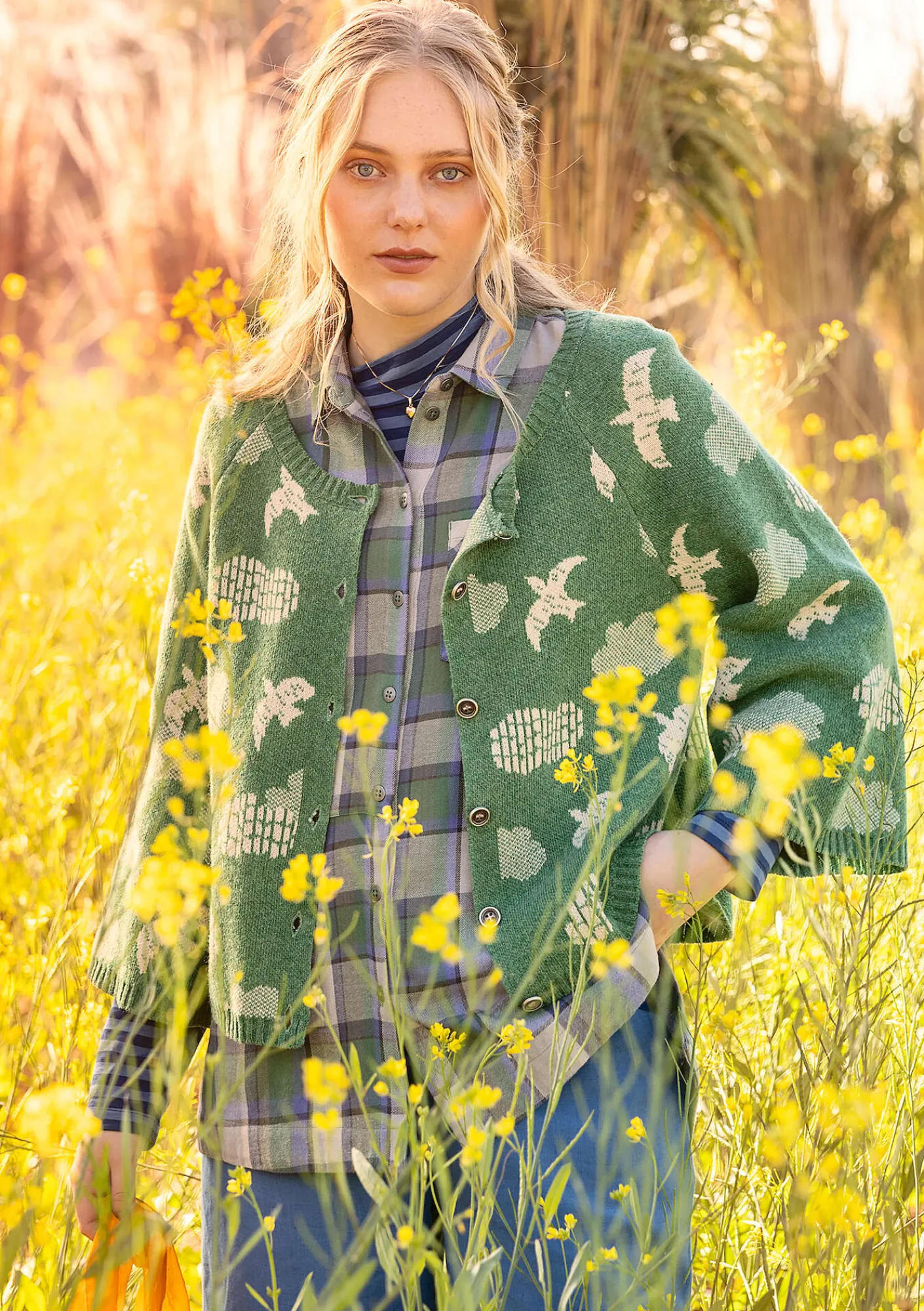 Gudrun Sjödén Strickjacken>Strickjacke „Flyttfågel“ aus Recycling-Wollmischung/Recycling-Baumwolle Meeresgrün-melange